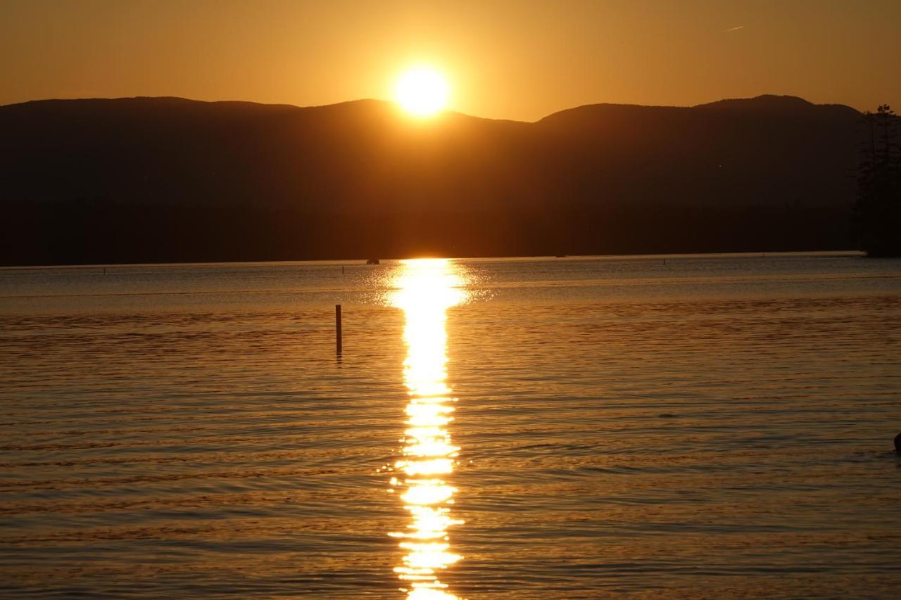 Sunnyside Home Near Sunday River, Black Mountain, Lakes And Hikes Rumford Bagian luar foto