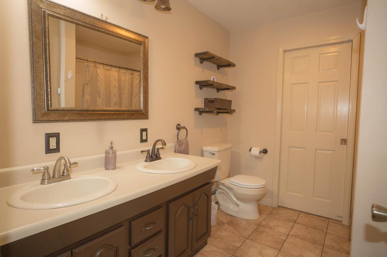 Sunnyside Home Near Sunday River, Black Mountain, Lakes And Hikes Rumford Bagian luar foto